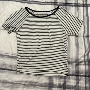 Girls American Eagle shirt